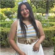 Profesora de clases de refuerzo a niños de primaria y escuela secundaria obligatoria. En las asignaturas de matemáticas y lengua. Con experiencia como profesora particular de niños de edades entre 9 y 15 años